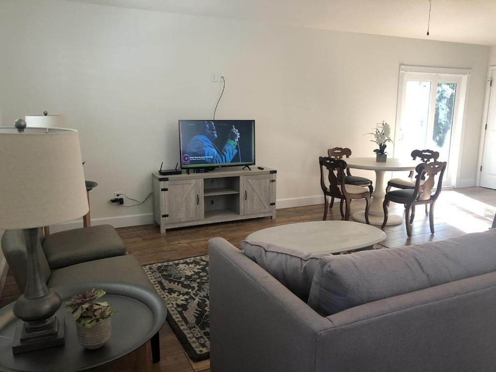 Modern, Upscale, And New Blue Bungalow In The Heart Of Downtown St Augustine St. Augustine Eksteriør bilde